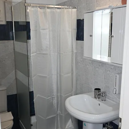 Doukas Lejlighedshotel Ofrínion