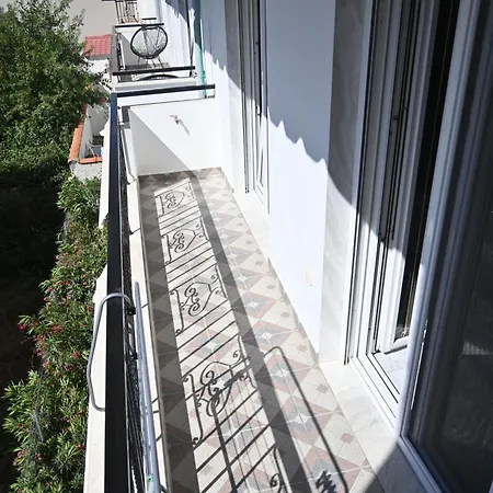 Ξενοδοχείο με διαμερίσματα Doukas
