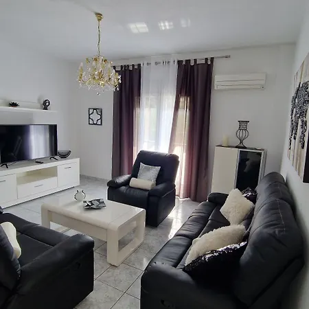 Doukas Lejlighedshotel 3*