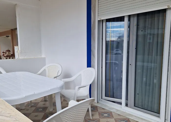 Doukas Aparthotel Ofrinion