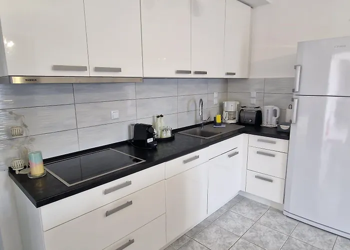 Doukas Aparthotel Ofrinion